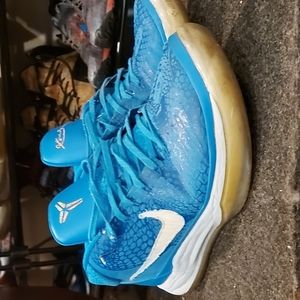 Nike Kobe AD Demar DeRozan basketball shoe